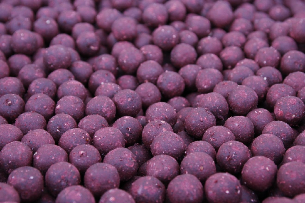 BLACK CARP Boilies Red Killer 1kg 24 mm