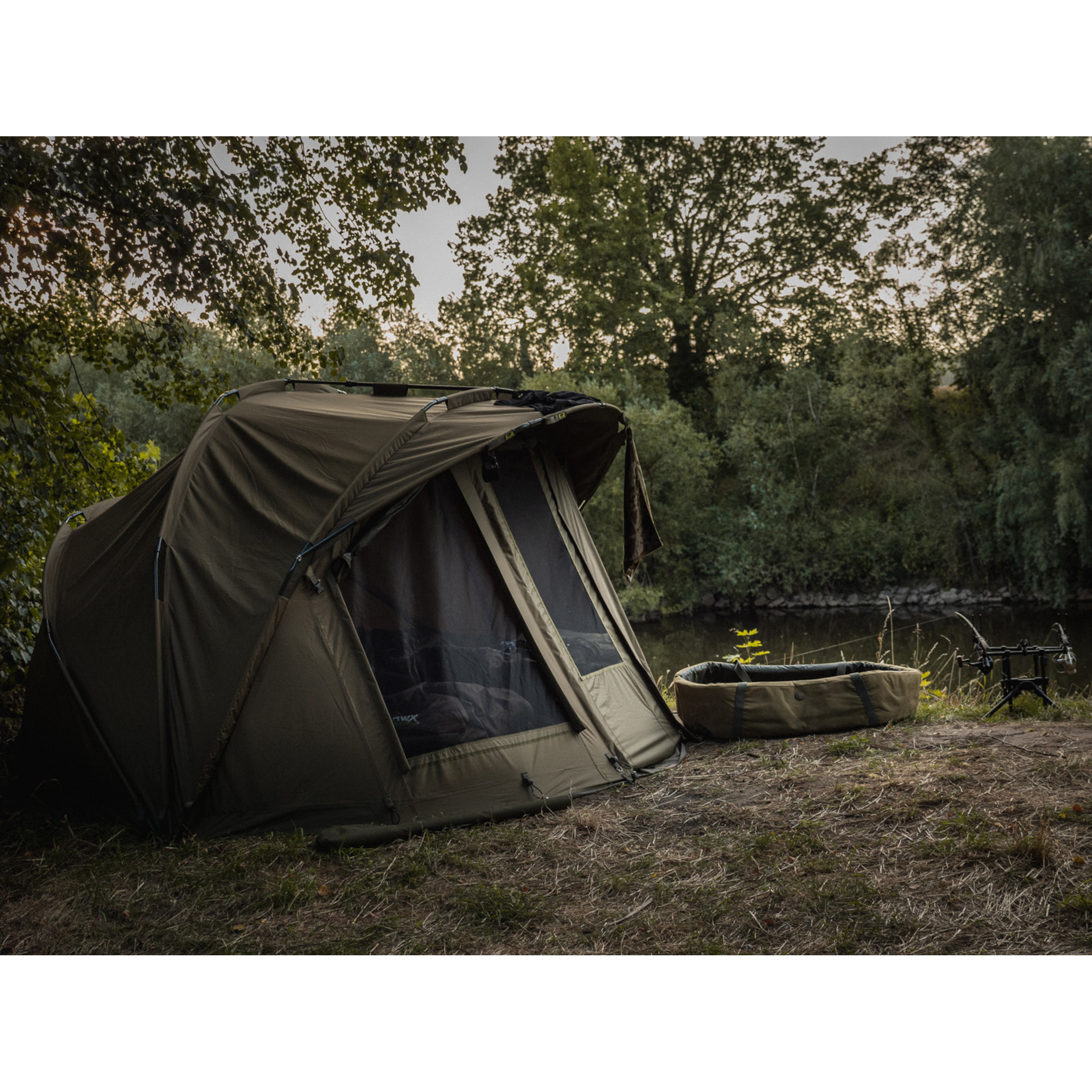 GIANTS FISHING BIVAK LUXURY BIVVY 2-3 MAN