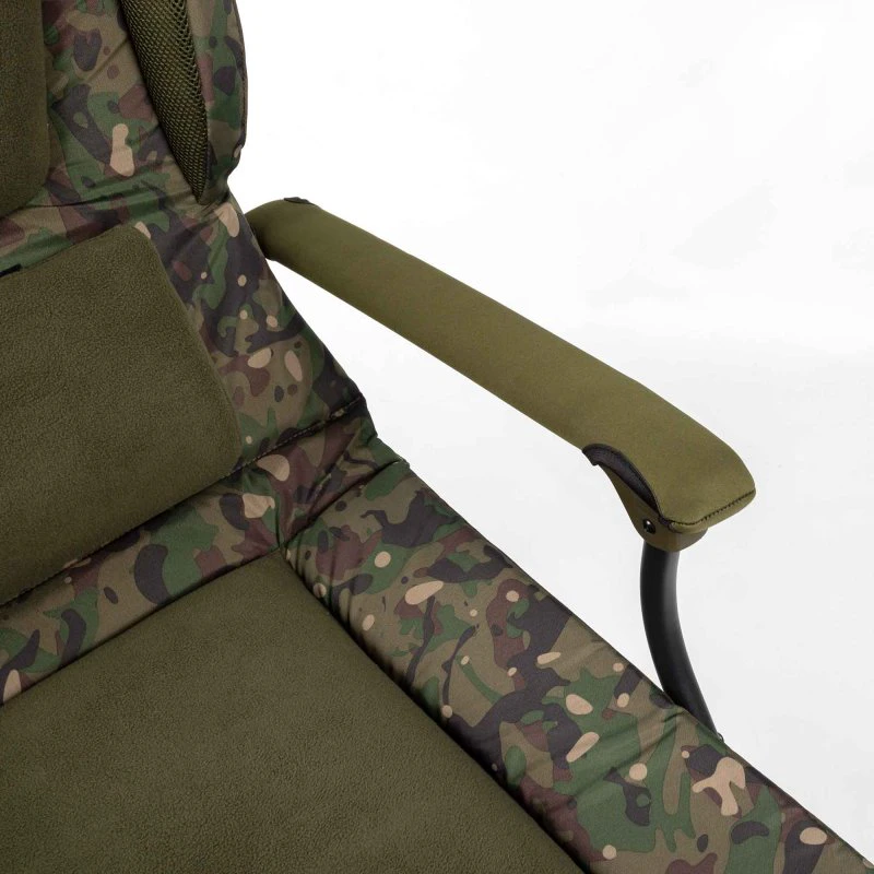 TRAKKER Křeslo komfortní s područkami Levelite Camo Longback Chair